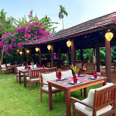Rivertown Hoi An Resort & Spa Exterior foto The restaurant at the resort