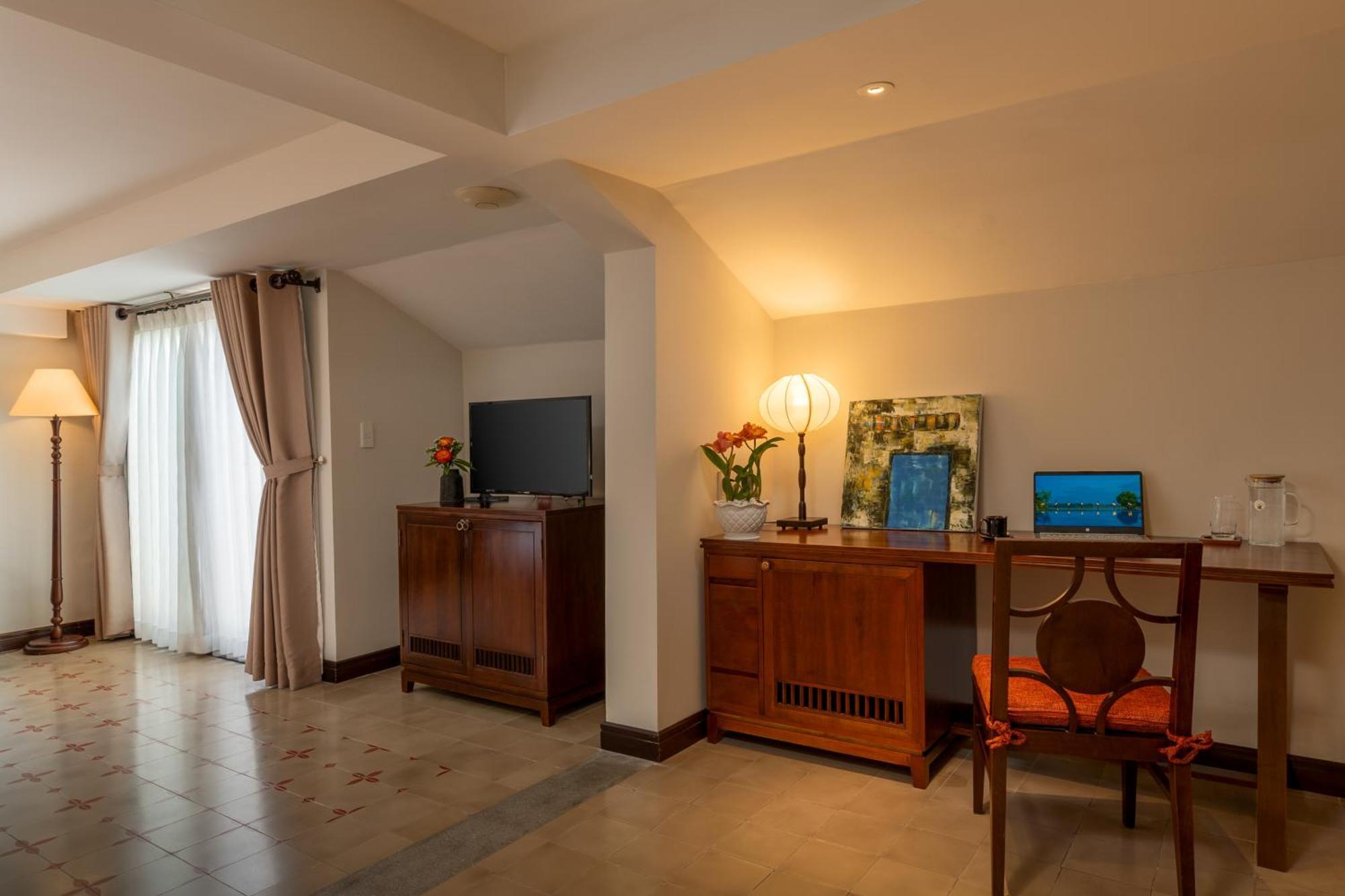 Rivertown Hoi An Resort & Spa Exterior foto A room at the hotel