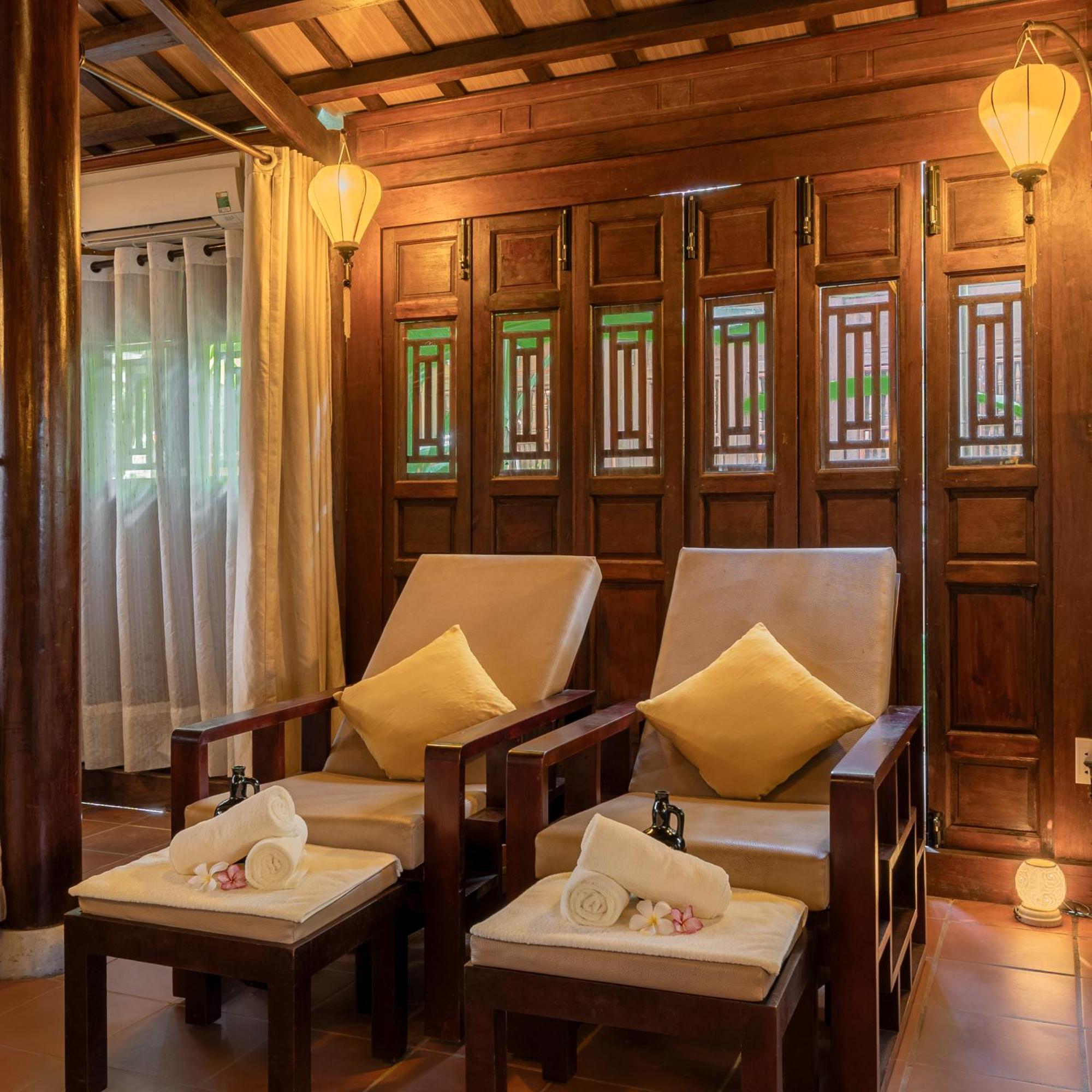 Rivertown Hoi An Resort & Spa Exterior foto Interior of a spa in Thailand