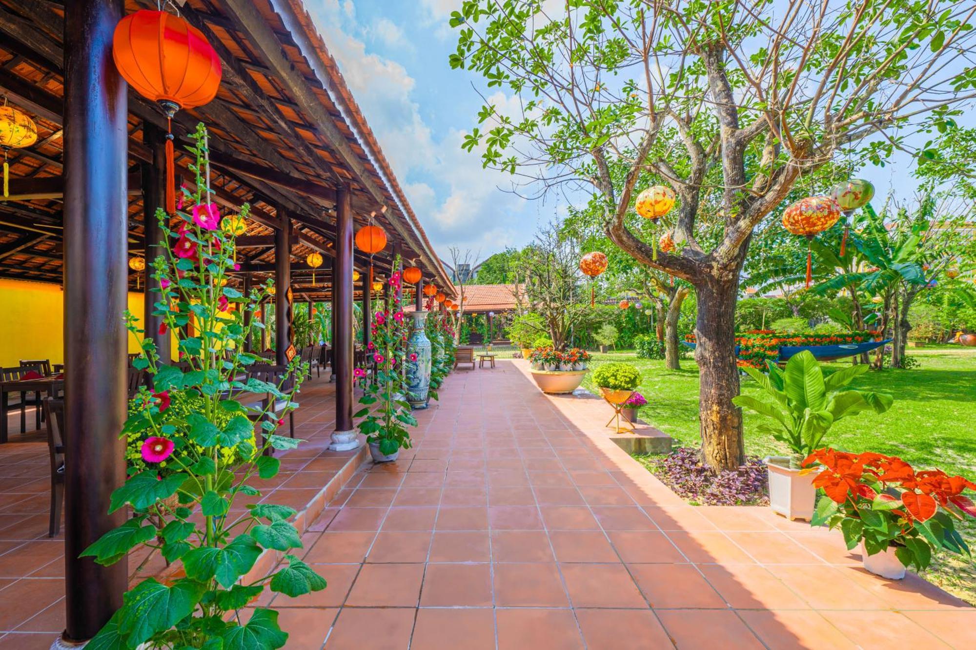 Rivertown Hoi An Resort & Spa Exterior foto The main campus of the university